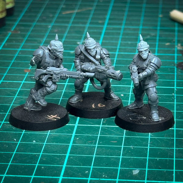 Pickelhelm Heads with Gasmask V1 x10 – Victoria Miniatures